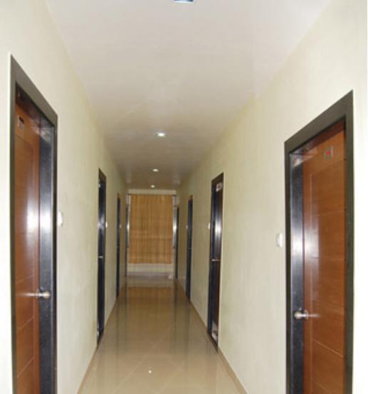 Balaji Grand Hotel Kākināda Buitenkant foto