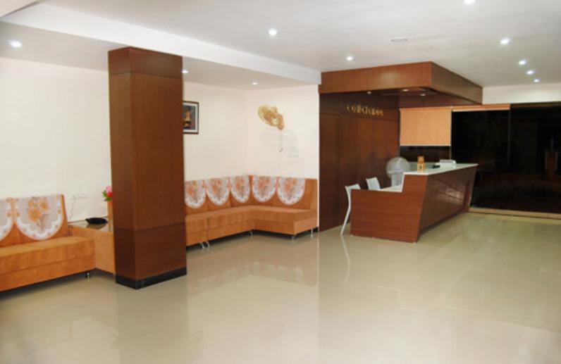 Balaji Grand Hotel Kākināda Buitenkant foto