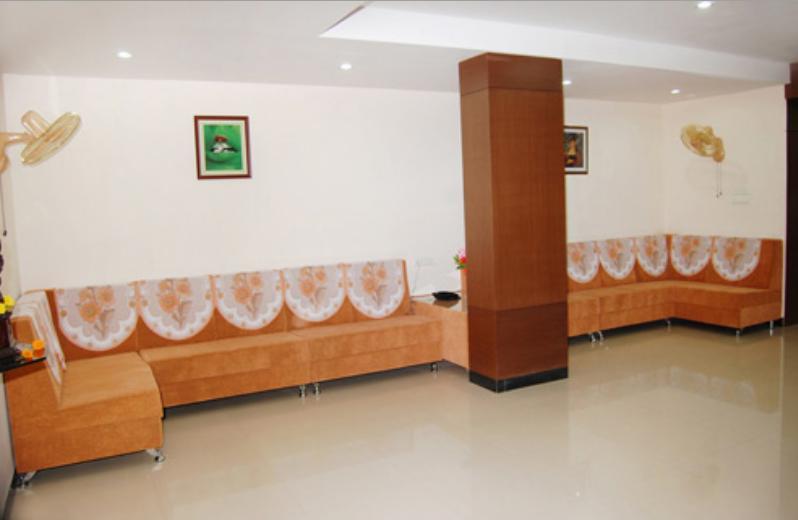 Balaji Grand Hotel Kākināda Buitenkant foto