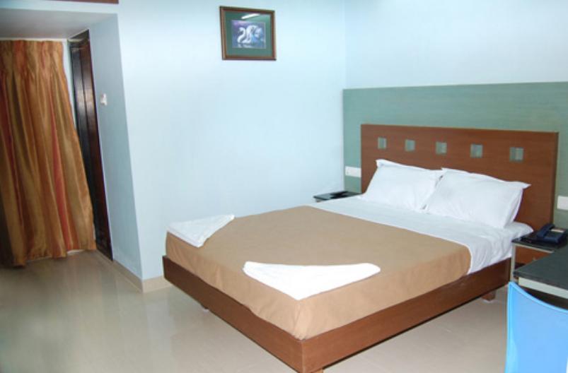 Balaji Grand Hotel Kākināda Kamer foto